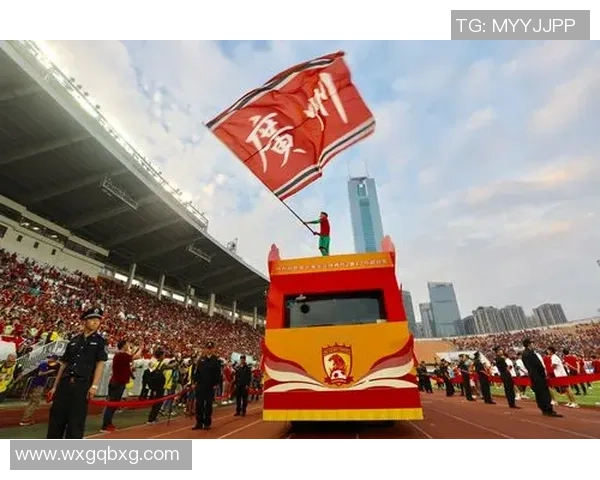 足球明星送祝福活动盛况如何球迷热情高涨齐贺佳节